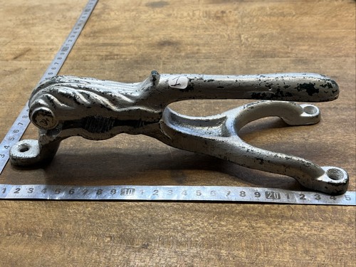 Mâche bouchons old tool - mâche,