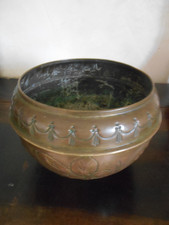 CACHE POT EN CUIVRE OU LAITON