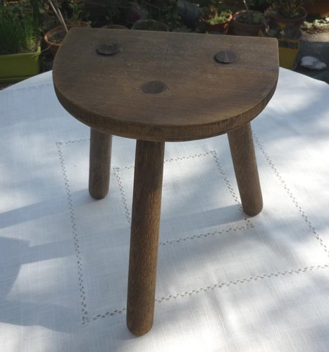 Tabouret traite ancien en - de,
