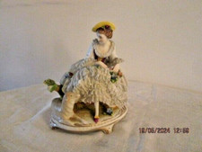 PETIT GROUPE FIGURINE  E. §A