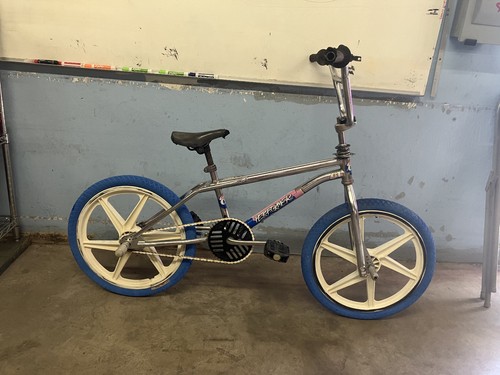 Performer bmx bike - gt, chrome