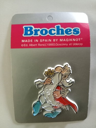 Tres rare broche - tres,