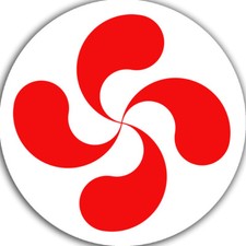 Croix Basque rouge fond blanc
