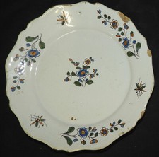 Assiette 18-19ème Faïence de La Rochelle (fleurs et insectes)