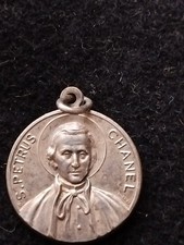 Ancienne médaille religieuse Saint petruce Chanel