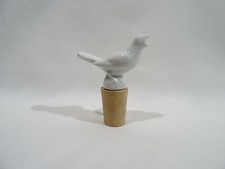 ANCIEN BOUCHON BEC VERSEUR DOSEUR OISEAU EN PORCELAINE BISCUIT ANIMALIER 