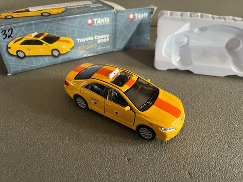 Voiture miniature toyota - voiture,