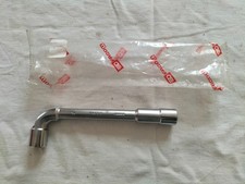 Clé à pipe 14 débouchée -