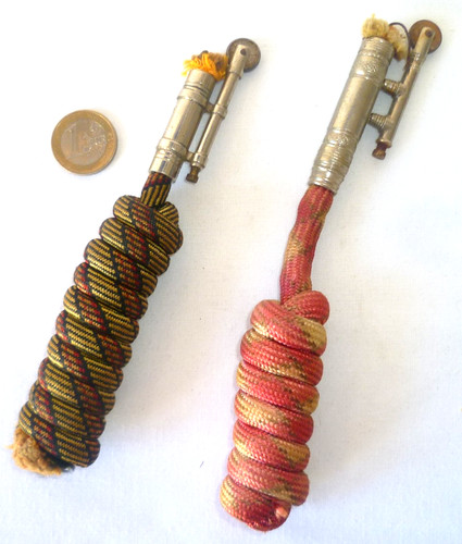 Anciens briquets amadou - À,