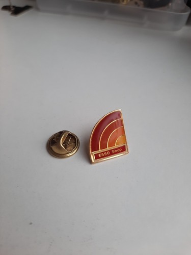 Pin esso shop - pin's,
