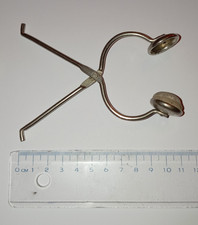 Ancien Saute Ruisseau , Pince à jupe *** A Voir ***