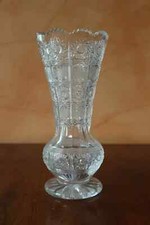 Beau vase en cristal taillé