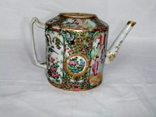 Théière ancienne porcelaine