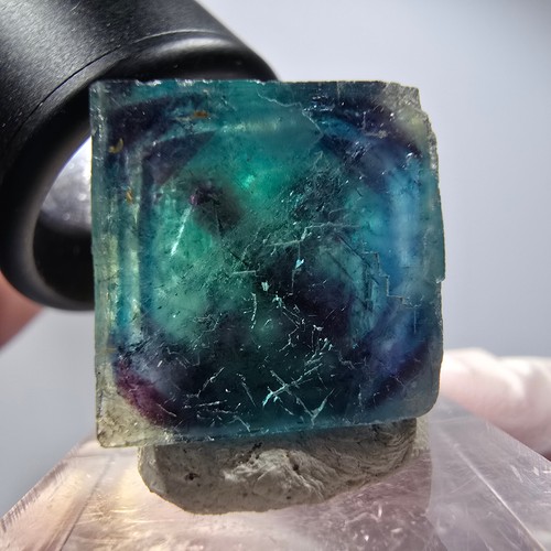 Spécimen cube fluorite - de,