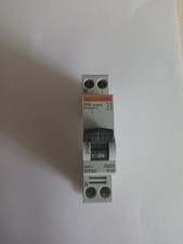 Disjoncteur C10 Merlin Gerin 21024 Dt40 Schneider Electric Différentiel Borne ..