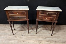 Paire de tables de chevet Louis XVI en acajou dessus de marbre blanc