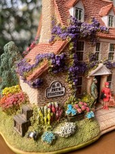 Lilliput Lane Pet’s Practice L2553 2002 Dog Training Cottage w/ Box & Deeds