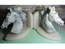 Une paire de Serres Livres -