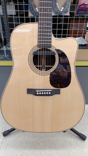 Guitare acoustique électrique