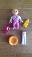 PLAYMOBIL Accessoires - 1 enfant + accessoires  salle de bain maison moderne 