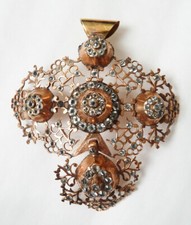 Croix pendentif OR massif bijou régional Normand 18e siècle gold cross