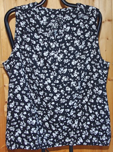 Blouse sans manches - , imprimée