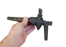 Robinet ancien LONDON  bronze/laiton .