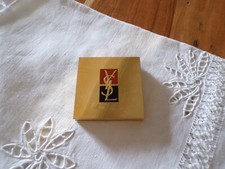 Poudrier  metal doré n° 43011