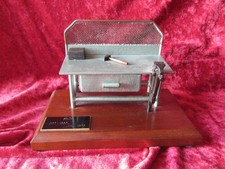 RARE VERITABLE ETABLI