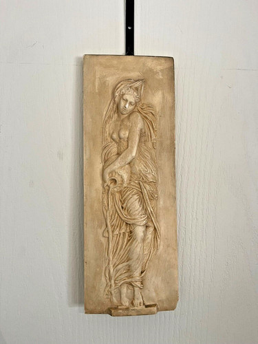 Ancien mural bas relief nymphe - bas,