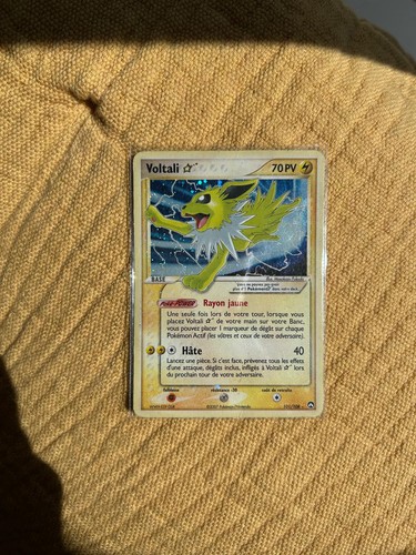 Carte pokémon voltali star - carte,