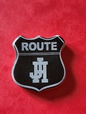 1 feves noir c est noir officiel born rocker  JOHNNY HALLYDAY ecusson route 66