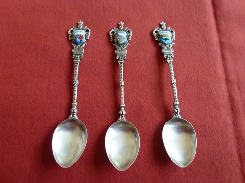 Petites cuilleres de - 3,