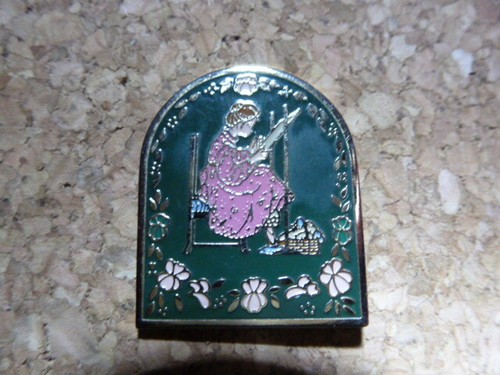 Pin broderie - pin, brodeuse