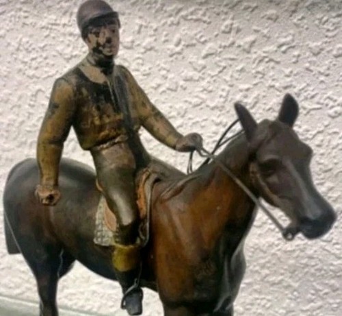 Statue cheval course - de,