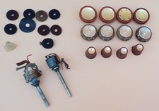 Lot 12 anciens Boutons Poste Radio TSF Bakélite et plastique et accessoires