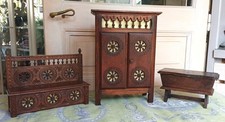Anciens Meubles de Poupée Bretons en bois 1 Armoire 1 Banc coffre 1 Pétrin