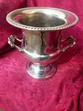 Seau à champagne en métal argenté forme médicis XX Siècle