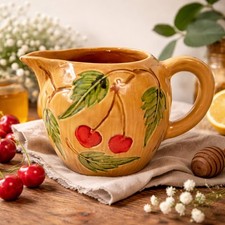 Pichet vintage avec abricot et