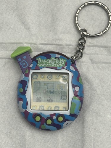 Rare 2004 tamagotchi - rare,