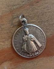 Médaille Religieuse Ancienne L'enfant Jésus De Prague 