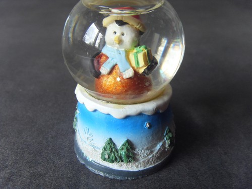 Ancienne boule neige - à,