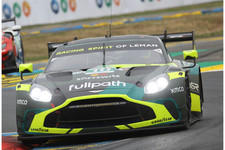 Spark 18S1070 ASTON MARTIN