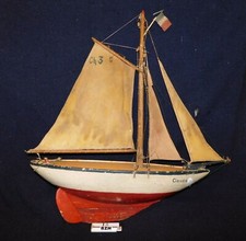 JOLI TRES  ANCIEN  VOILIER de