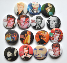 LOT ENSEMBLE 15 BADGES EPINGLE