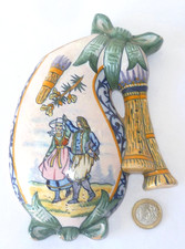 ANCIEN PORTE BOUQUET EN FORME DE BINIOU FAÏENCE HENRIOT QUIMPER