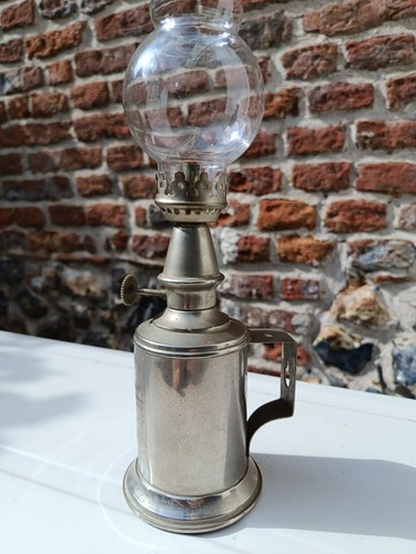 Ancienne lampe argentée - , à