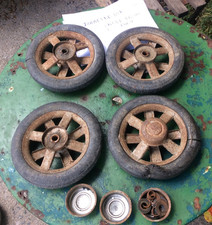 4  ROUES métal à bâton  de jouet ANCIEN ( voir dimension sur les photos)