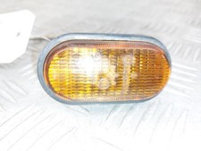 Repetiteur clignotant avant droit  (Feux) RENAULT MEGANE 1 BREAK 8200257684