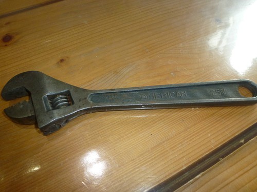 Ancienne clé anglaise - , /